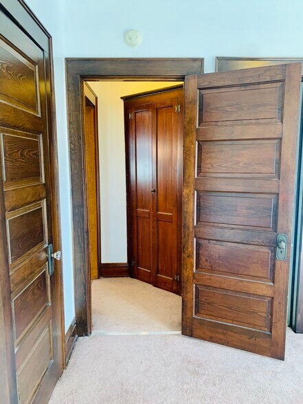 Bed 2 - 111 Amherst Dr