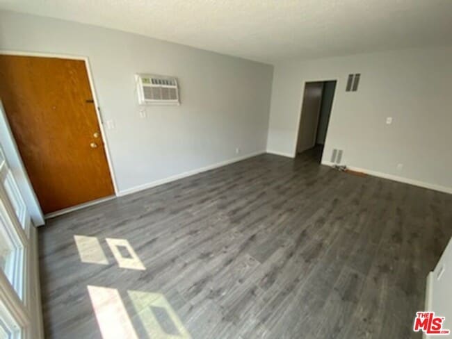 Building Photo - 1732 N Harvard Blvd