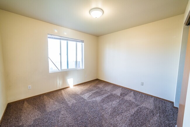 Building Photo - 2109 Yellowstone St