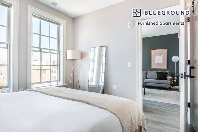 Building Photo - 1901 C St SE