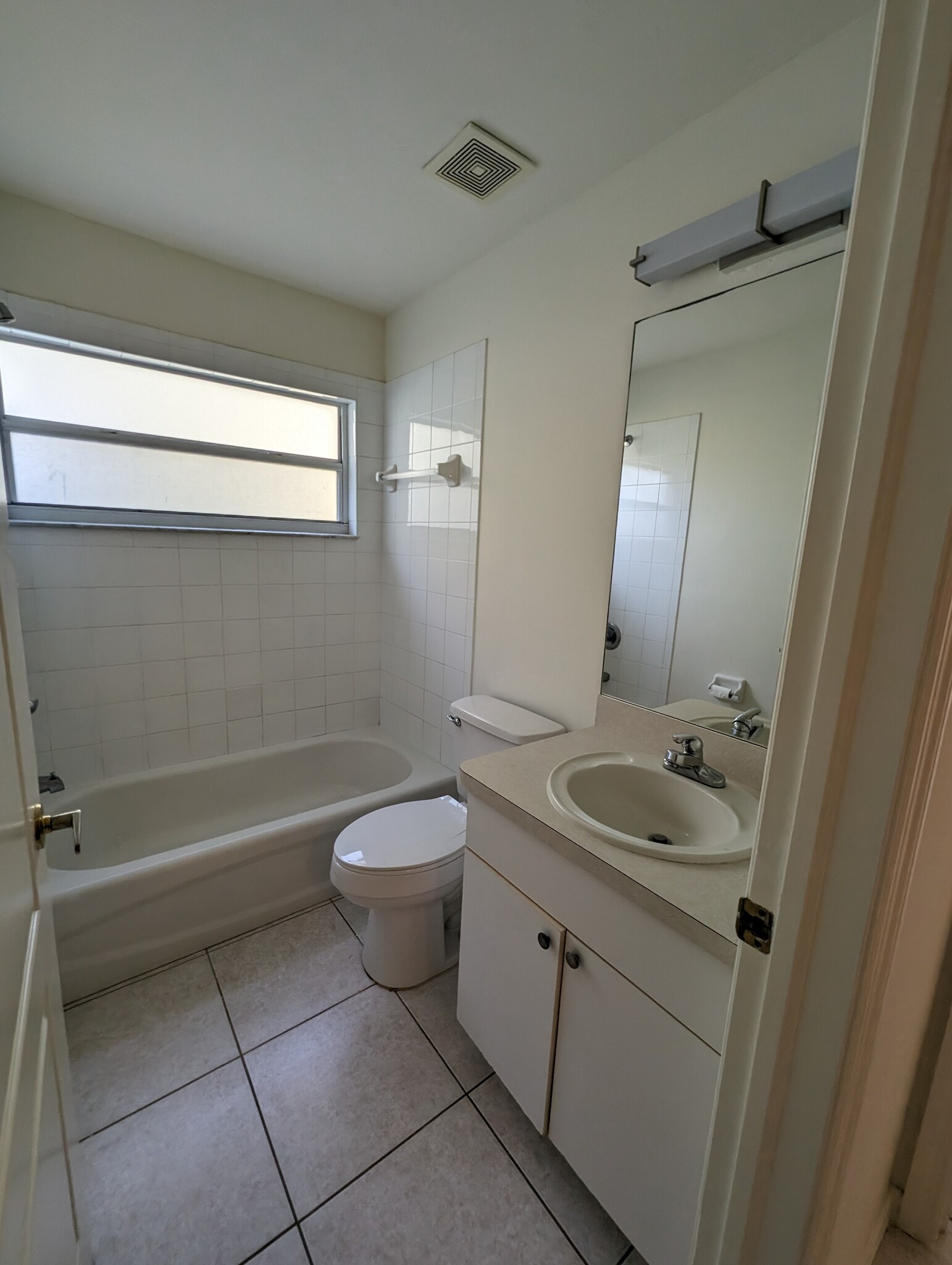 Building Photo - 2229 Heritage Greens Dr