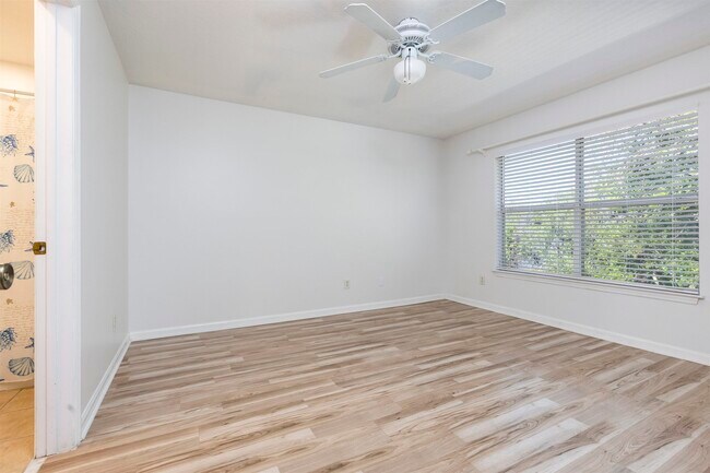 Building Photo - 206 16th St