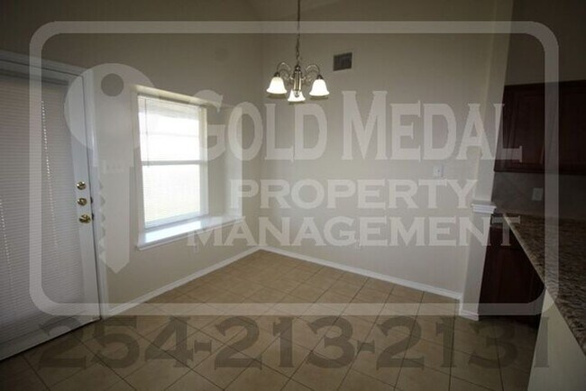 Building Photo - Willamette Wins – Where Convenience Meets Everyday Living!