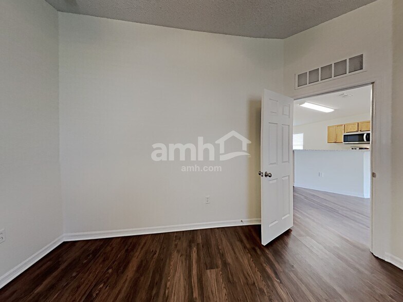 Building Photo - 5251 Silver Thistle Ln