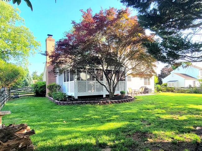 Building Photo - 10149 Yorktown Dr