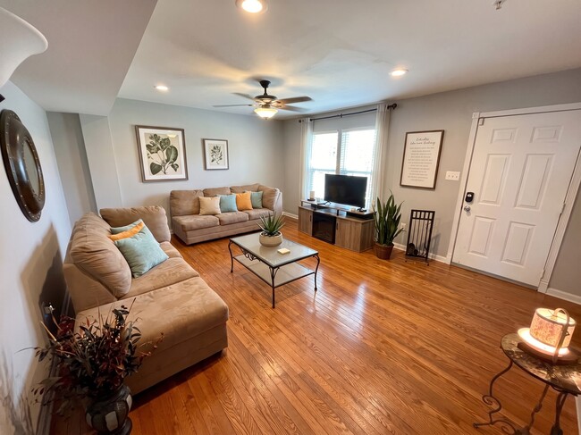 Building Photo - 112 Stull Ct