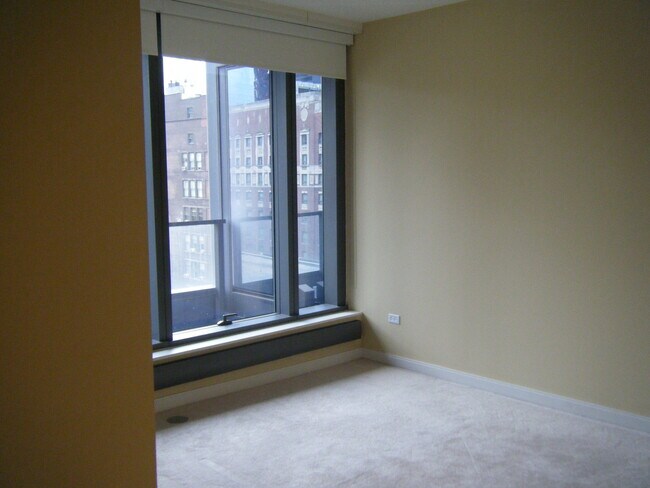 Building Photo - 60 E Monroe St