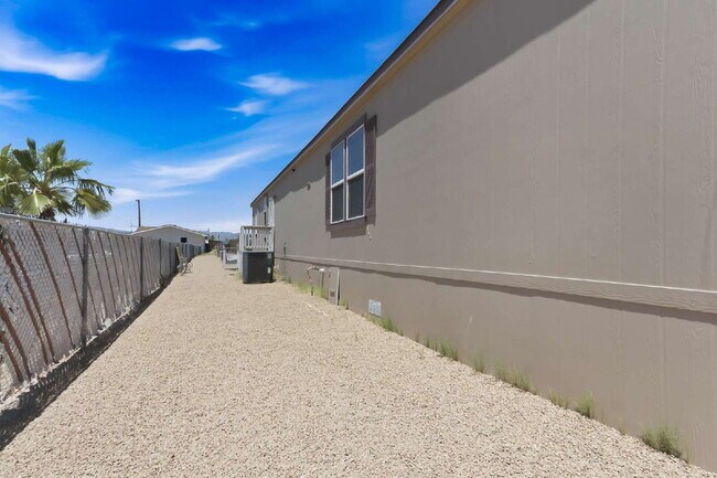 Building Photo - "Spacious 4-Bedroom Oasis with 2 Full Baths on Mount Rainier Ave, Las Vegas – Your Perfect Retrea...