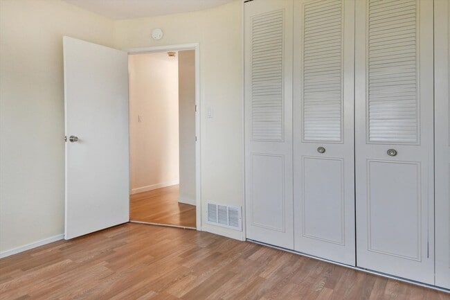 Building Photo - Spacious & Stylish Home in Pacifica’s Desirable Fairmont Neighborhood