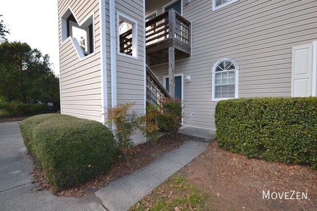 Building Photo - 725 Bragg Dr