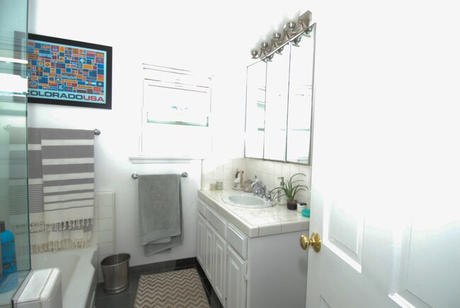 Building Photo - 11919 Tennessee Pl