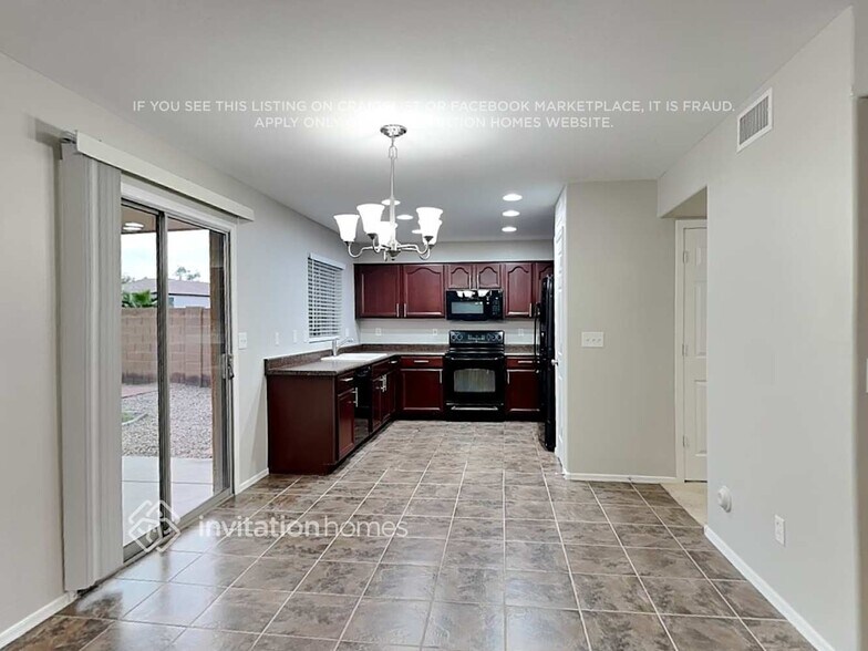 Building Photo - 1906 W Appaloosa Way