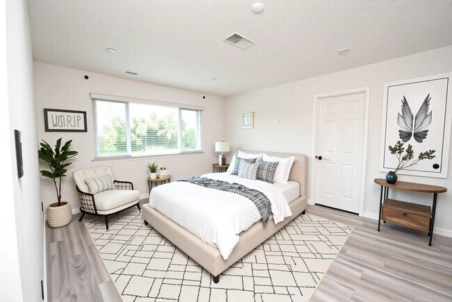 Building Photo - 13507 White Cliff Dr