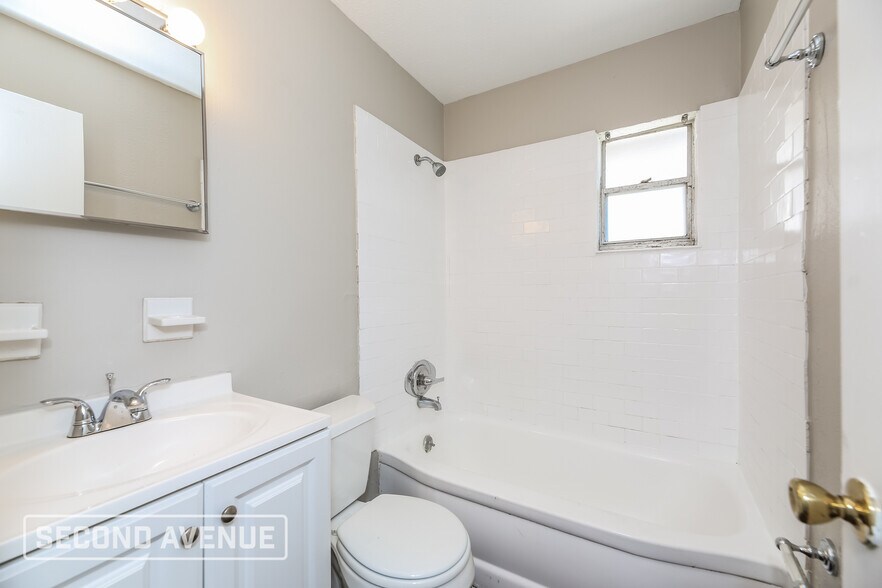 Building Photo - 9402 Devonshire Blvd