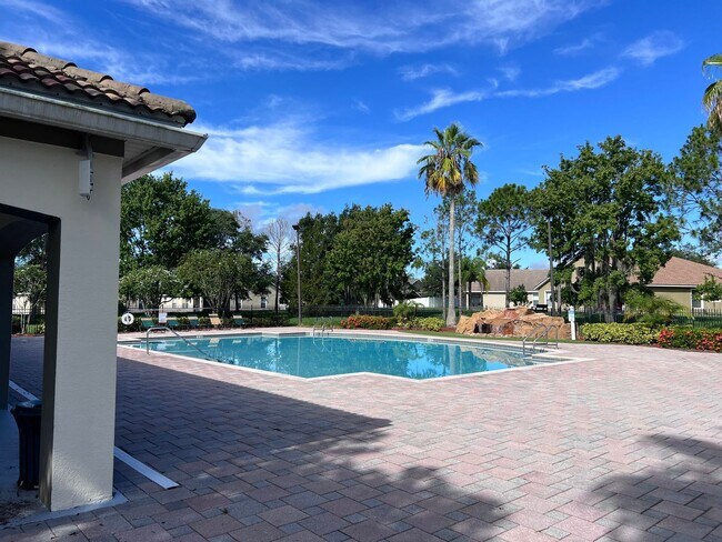 Building Photo - Cypress Reserve - 3 bedroom 2 bath townhouse