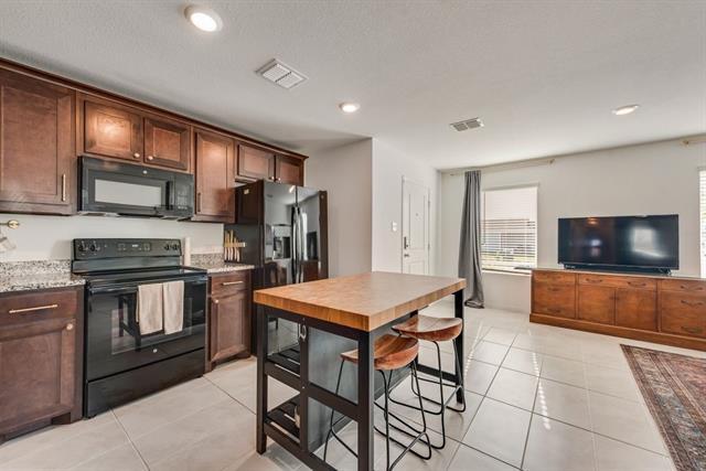 Building Photo - 6615 Coulter Dr