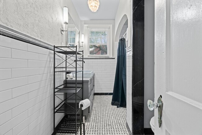 Building Photo - 1919 Rosenberg St