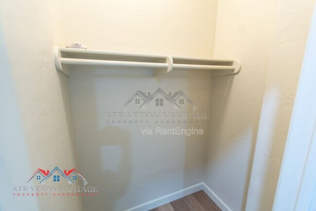 Building Photo - 14616 W Windward Ave