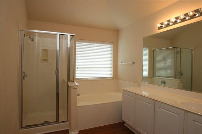 Building Photo - 1528 Haynie Bend