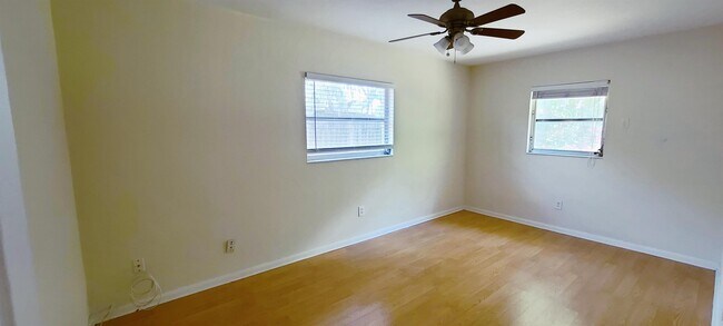 Building Photo - 1620 Rainbow Dr