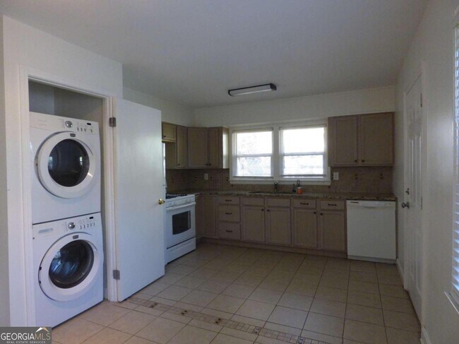 Building Photo - 1615 Tallulah St NW