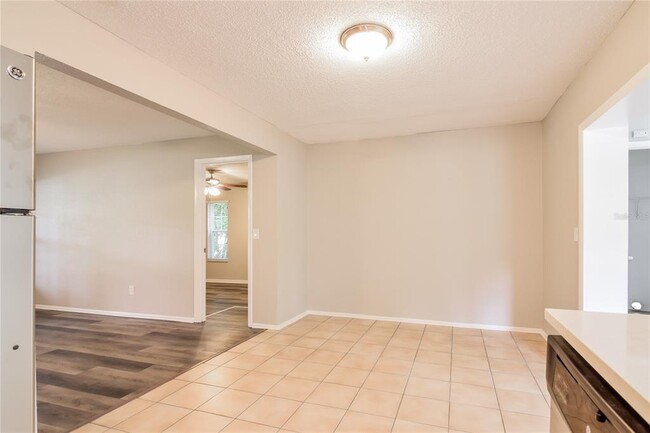 Building Photo - 706 Holly Terrace