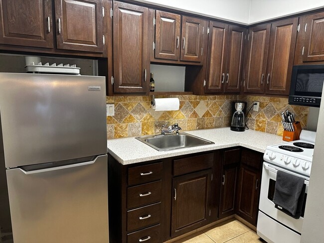 Building Photo - 167 N Collier Blvd