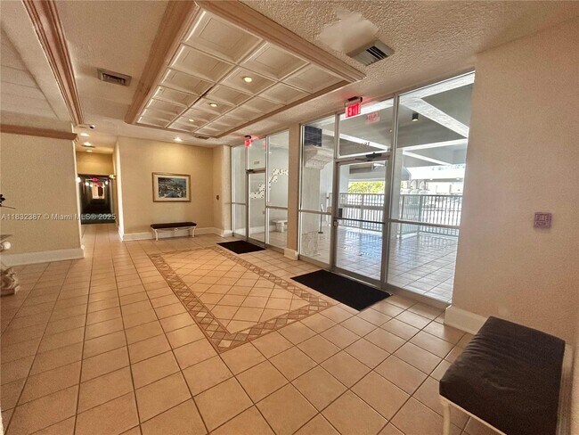 Building Photo - 18031 Biscayne Blvd