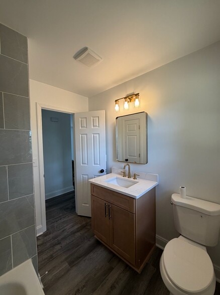 Building Photo - 7754 Vista Hills Dr