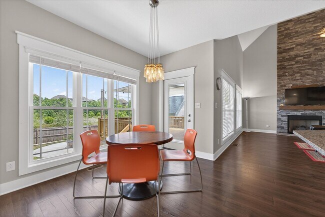 Building Photo - Piedmont Pl. - 325
