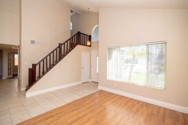 Building Photo - Warm and Inviting 3-Bedroom Home in the Heart of Menifee