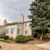 Building Photo - 2 Bedroom 1 Bath In Aurora Available NOW!!