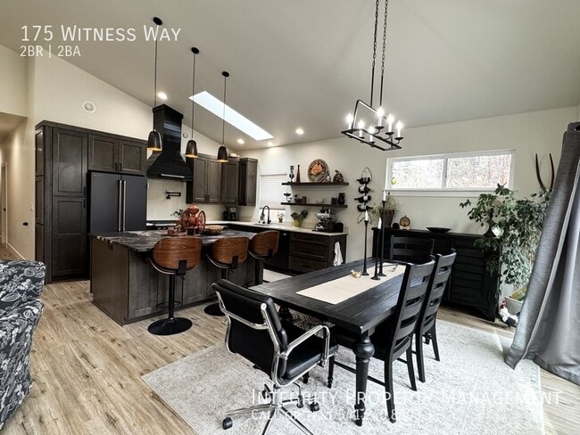 Building Photo - 175 Witness Wy