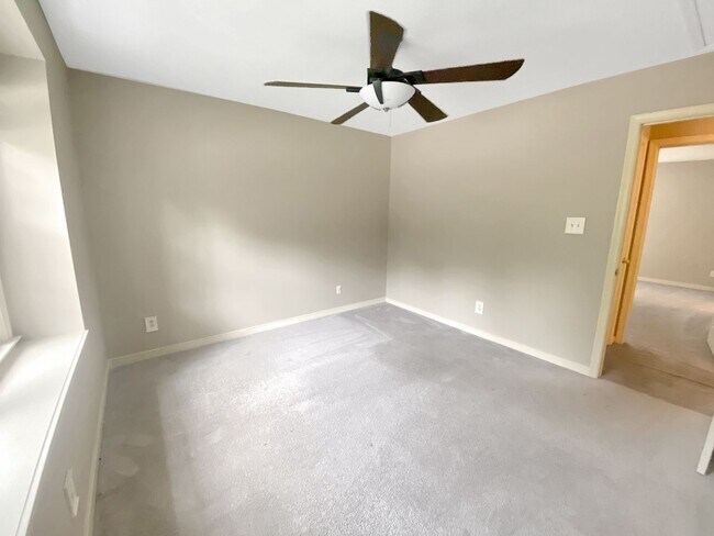 Building Photo - Spacious 4 Bedroom Home in Pebble Creek!