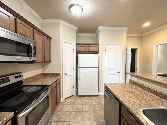 Building Photo - 14623 Auroral Way