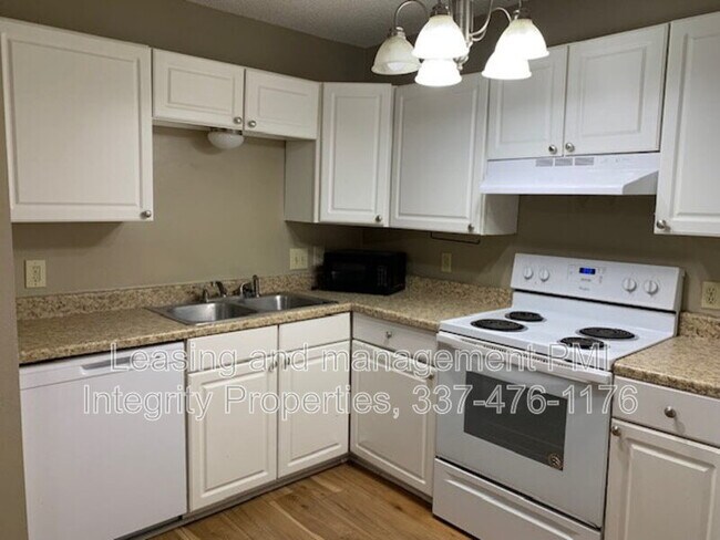 Building Photo - 206 Elks Cove