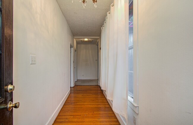 Building Photo - 5419 Gulfton St