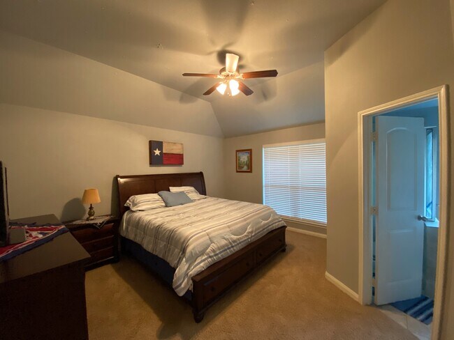 Building Photo - Single Family Home in Falcon Pointe | Chin...