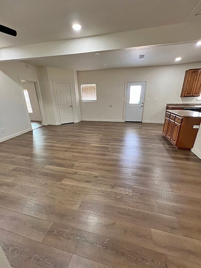Building Photo - Great 3 Bdrm 2 Bath Home in Denton Tx
