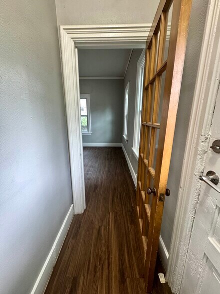Building Photo - 835 19th St