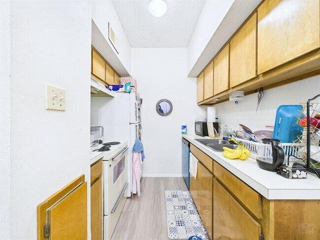 Building Photo - 3316 Guadalupe St