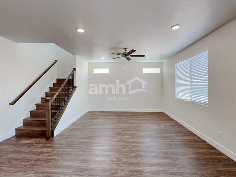 Building Photo - 3324 Fields Ave