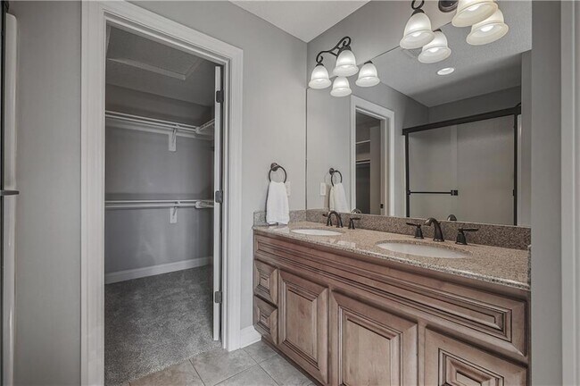 Building Photo - 5029 Woodstock Ct