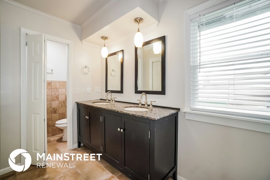 Building Photo - 1881 Faymeadow Ave