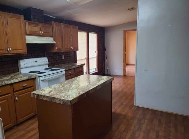 Building Photo - 6532 Mangrove Dr