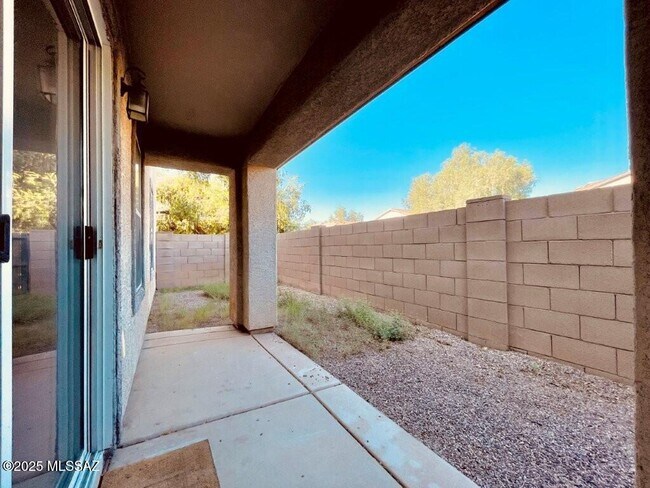 Building Photo - 2736 N Neruda Ln