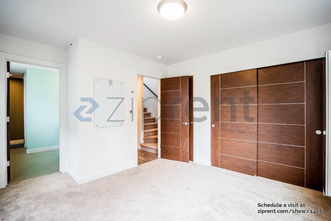 Building Photo - Unit