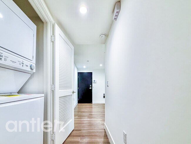 Building Photo - 1538 Purdue Ave