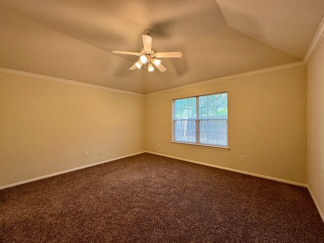 Building Photo - Duplex