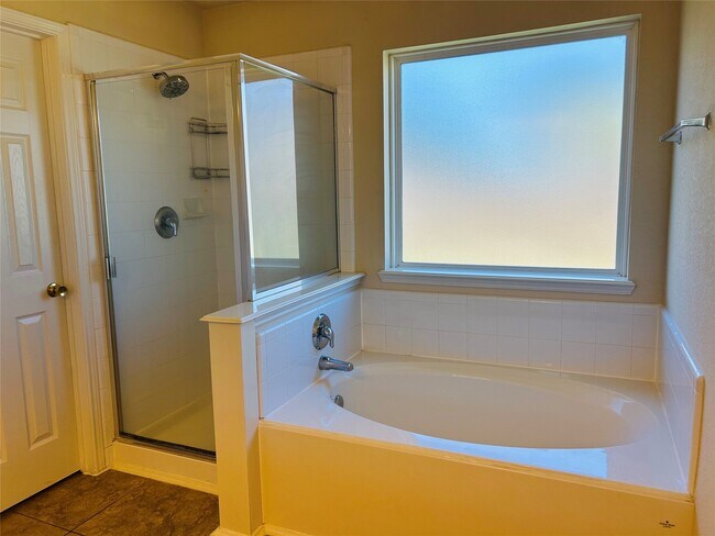 Building Photo - 19318 Brook Village Rd